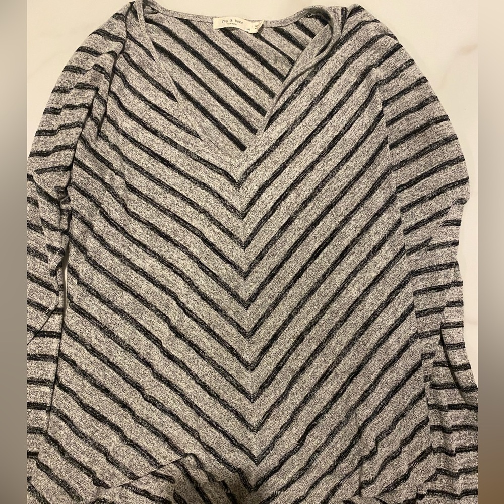 Rag and Bone stretchy long sleeve V neck
